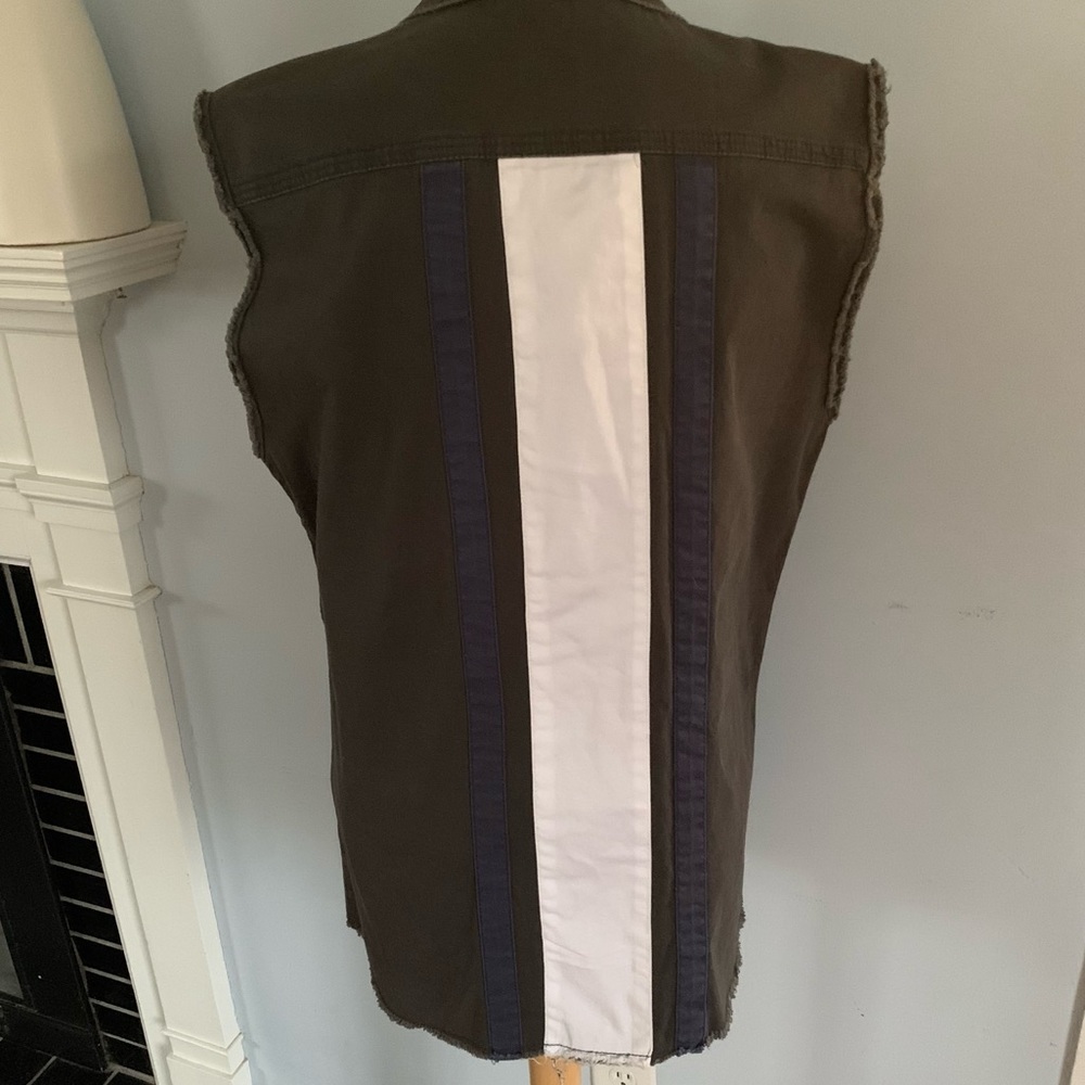 Boho style utility vest in dark gray with contrast white blue stripes on back - Picture 15 of 15